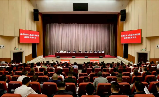 热烈祝贺重庆市保安协会会员、重庆君畅汽车经纪服务有限公司总经理王福成再度荣获“渝北区优秀民营企业家”称号！